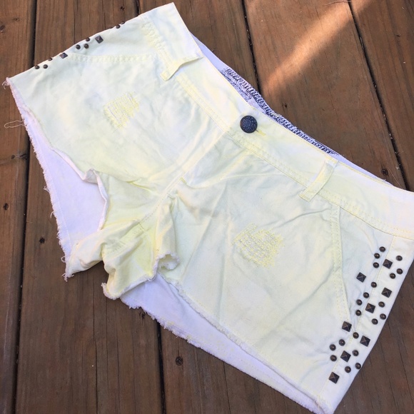 Daytrip Pants - Daytrip Capricorn Yellow Shorts